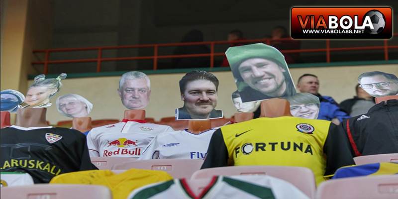 Liga Belarusia Yang Tetap Jalan Meski Corona, Ditonton Manekin